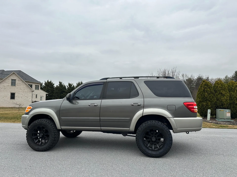 2004 Toyota Sequoia 1st Gen - Image 20 of 31