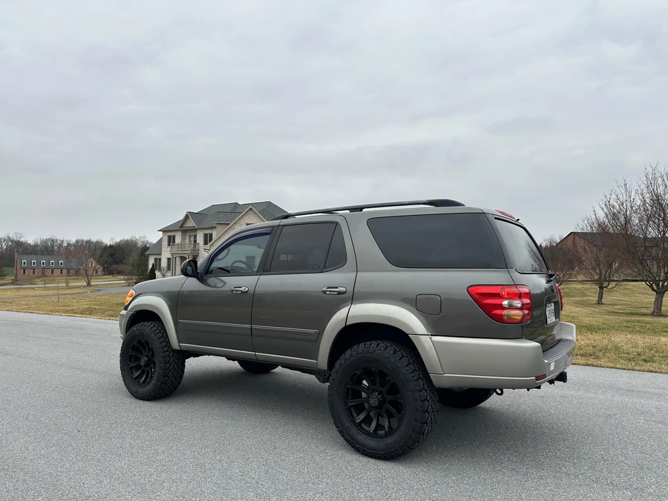 2004 Toyota Sequoia 1st Gen - Image 22 of 31