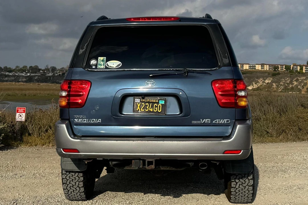 2004 Toyota Sequoia 1st Gen - Image 5 of 31