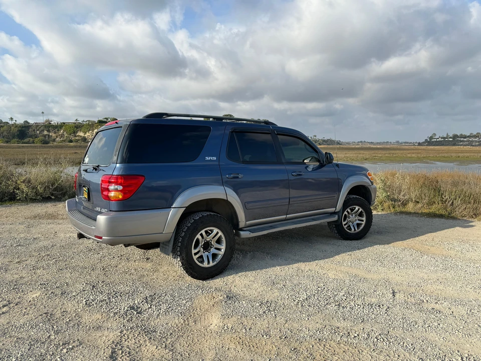 2004 Toyota Sequoia 1st Gen - Image 16 of 31