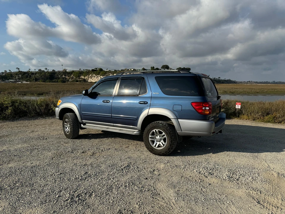 2004 Toyota Sequoia 1st Gen - Image 12 of 31