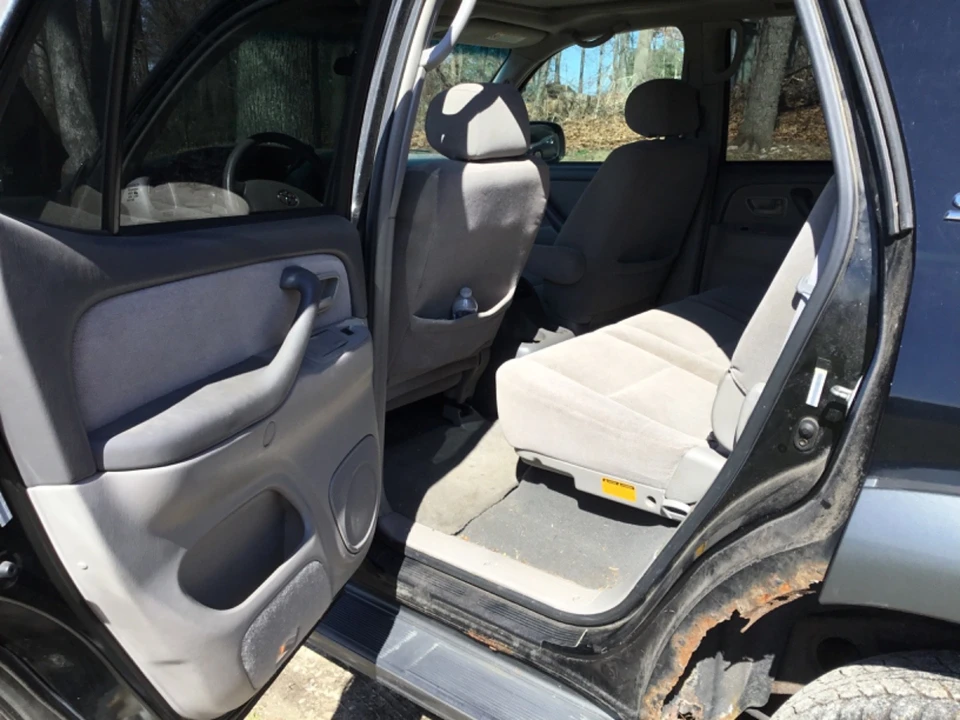 2004 Toyota Sequoia 1st Gen - Image 8 of 20