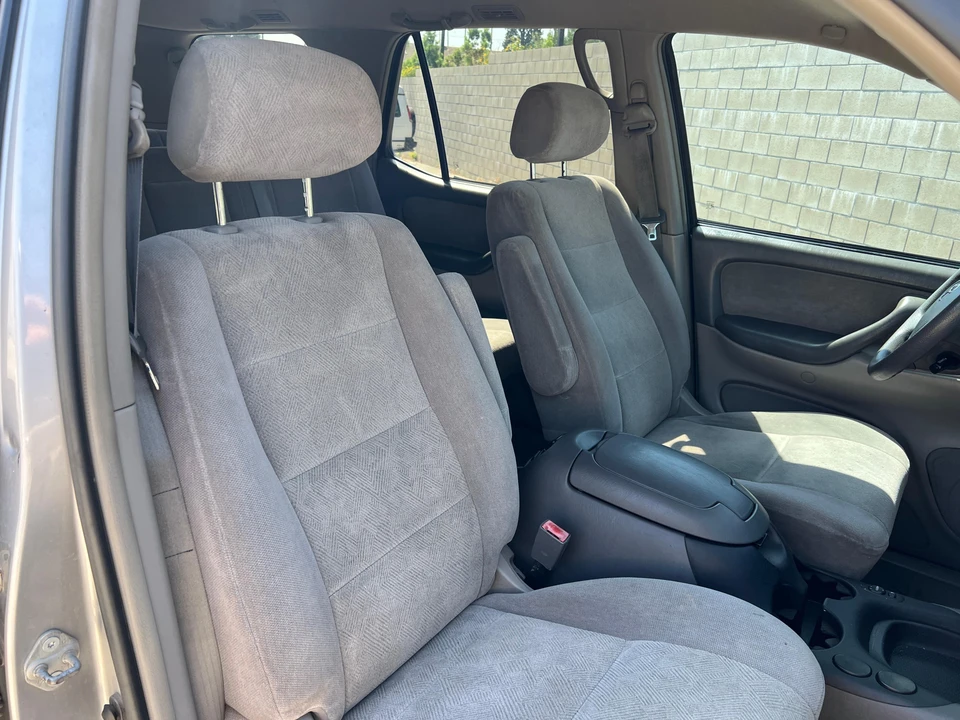 2004 Toyota Sequoia 1st Gen - Image 30 of 31