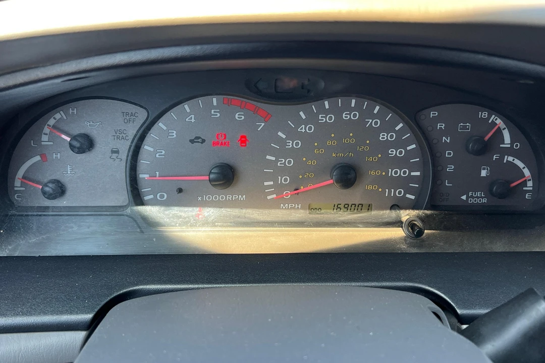 2004 Toyota Sequoia 1st Gen - Image 28 of 31