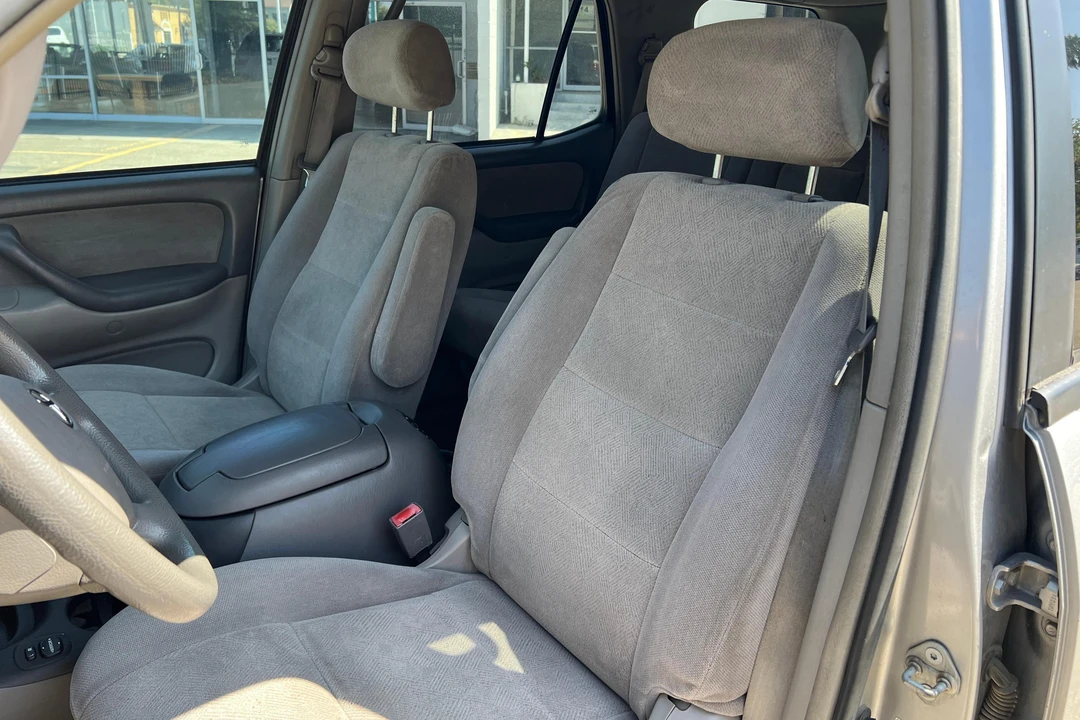 2004 Toyota Sequoia 1st Gen - Image 25 of 31