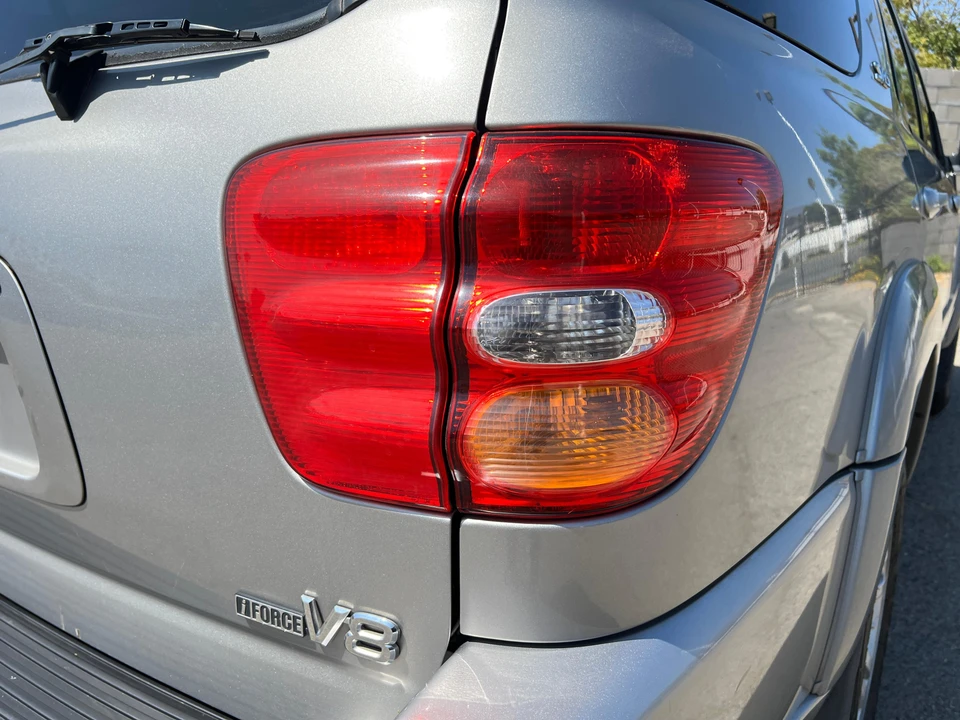 2004 Toyota Sequoia 1st Gen - Image 16 of 31