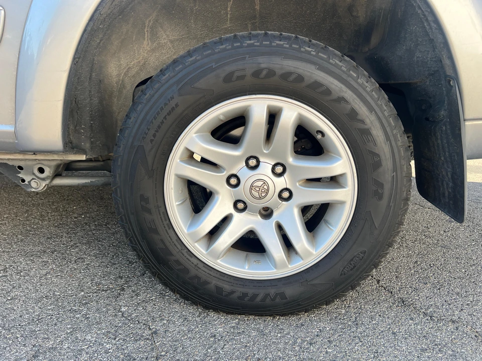 2004 Toyota Sequoia 1st Gen - Image 22 of 31