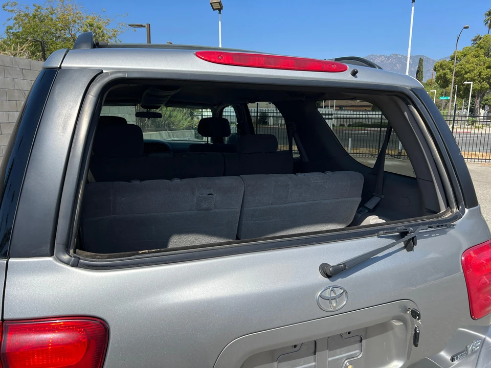 2004 Toyota Sequoia 1st Gen - Image 14 of 31