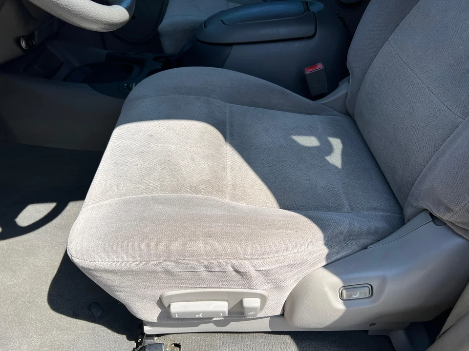 2004 Toyota Sequoia 1st Gen - Image 29 of 31