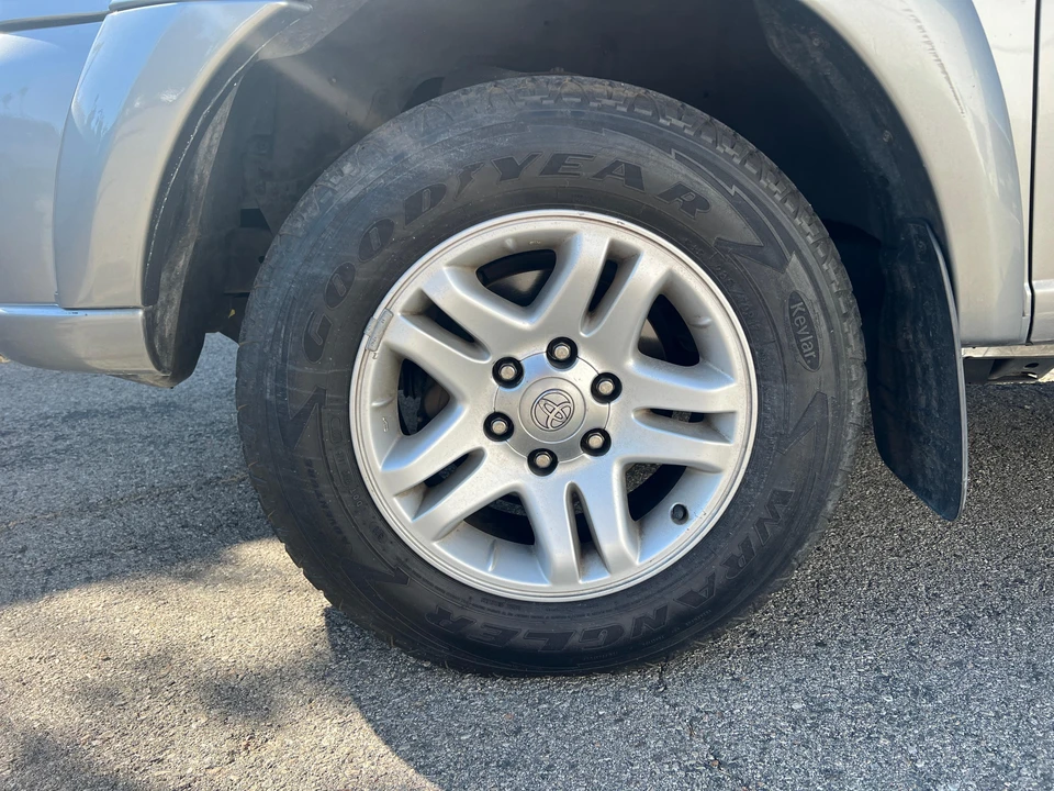 2004 Toyota Sequoia 1st Gen - Image 21 of 31