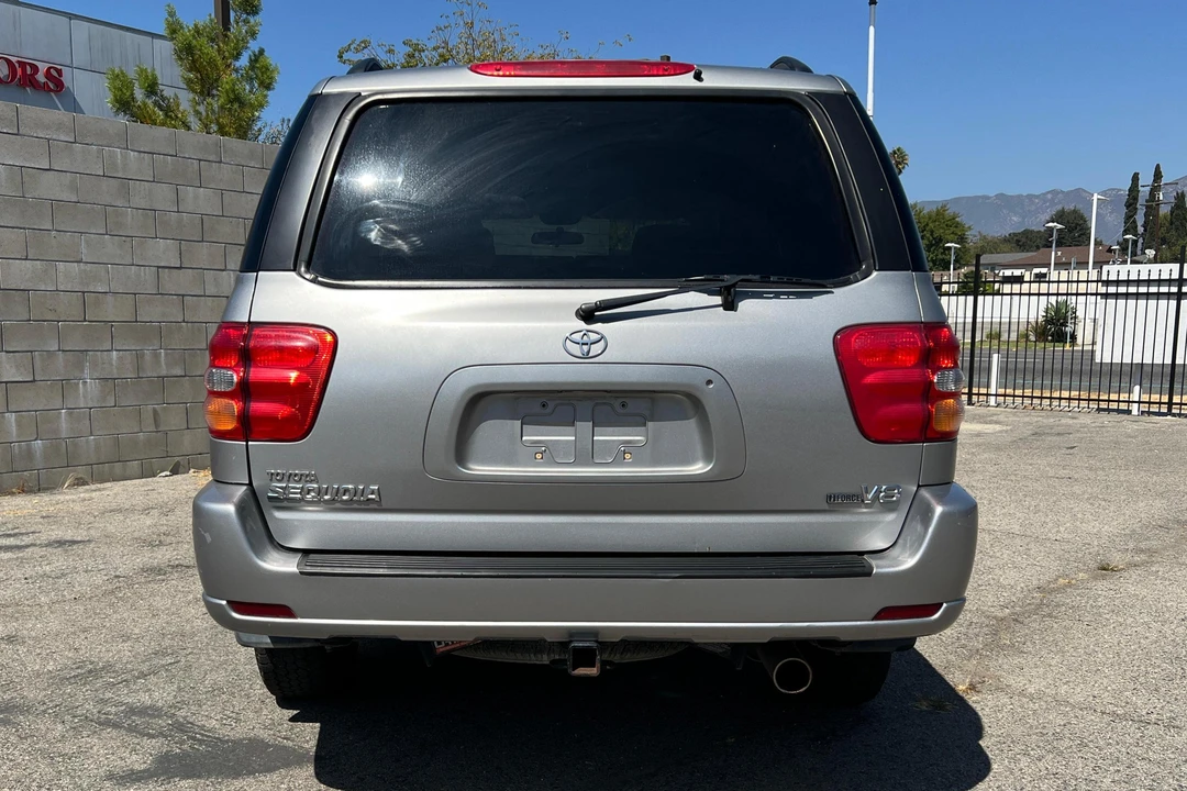 2004 Toyota Sequoia 1st Gen - Image 5 of 31