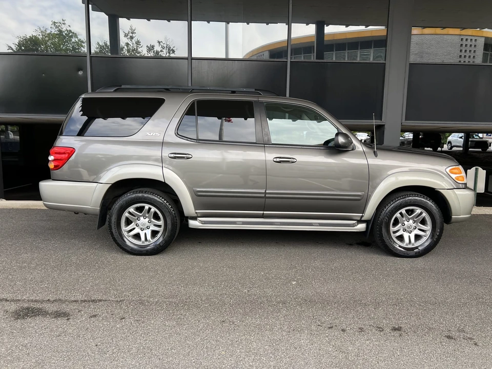 2004 Toyota Sequoia 1st Gen - Image 26 of 31