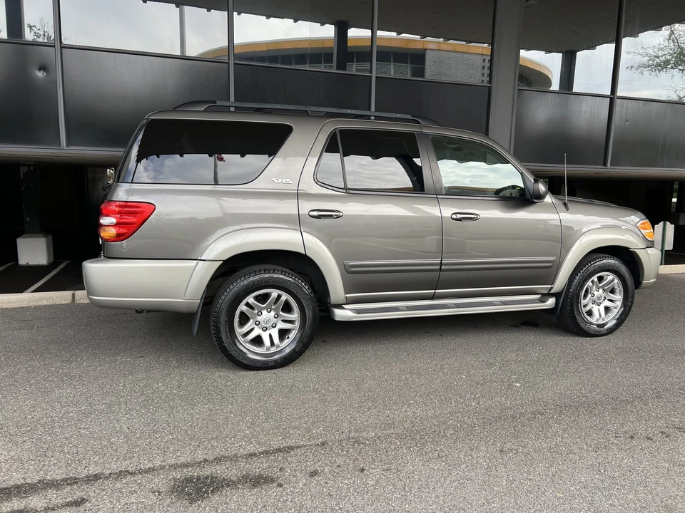 2004 Toyota Sequoia 1st Gen - Image 24 of 31