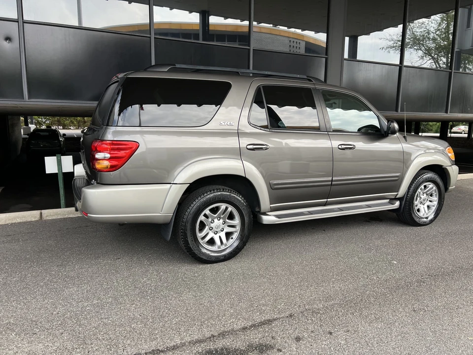 2004 Toyota Sequoia 1st Gen - Image 23 of 31