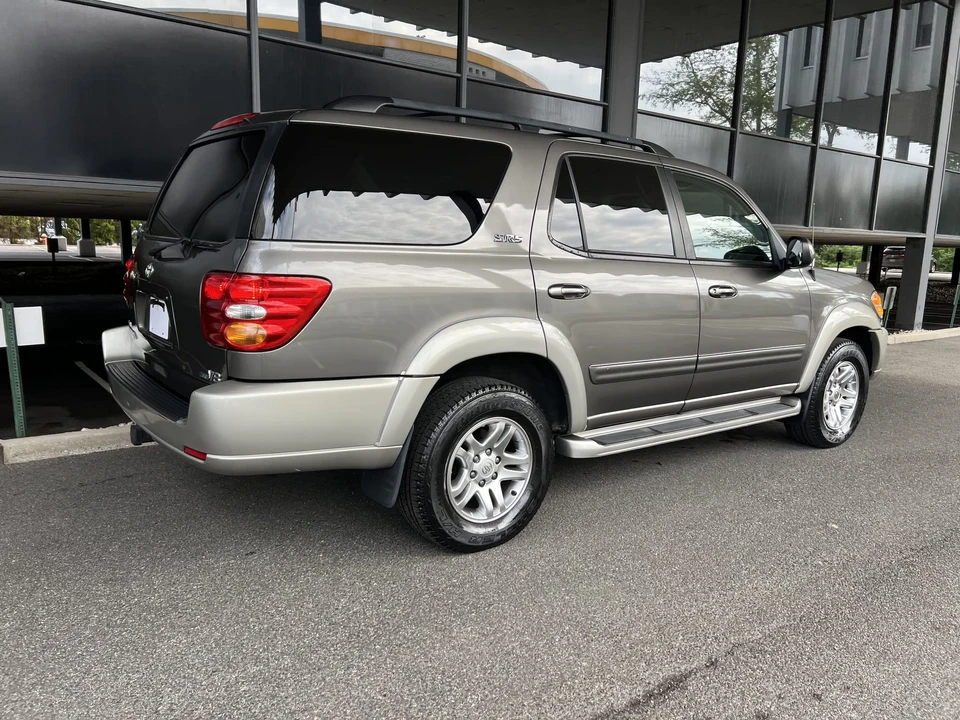 2004 Toyota Sequoia 1st Gen - Image 22 of 31