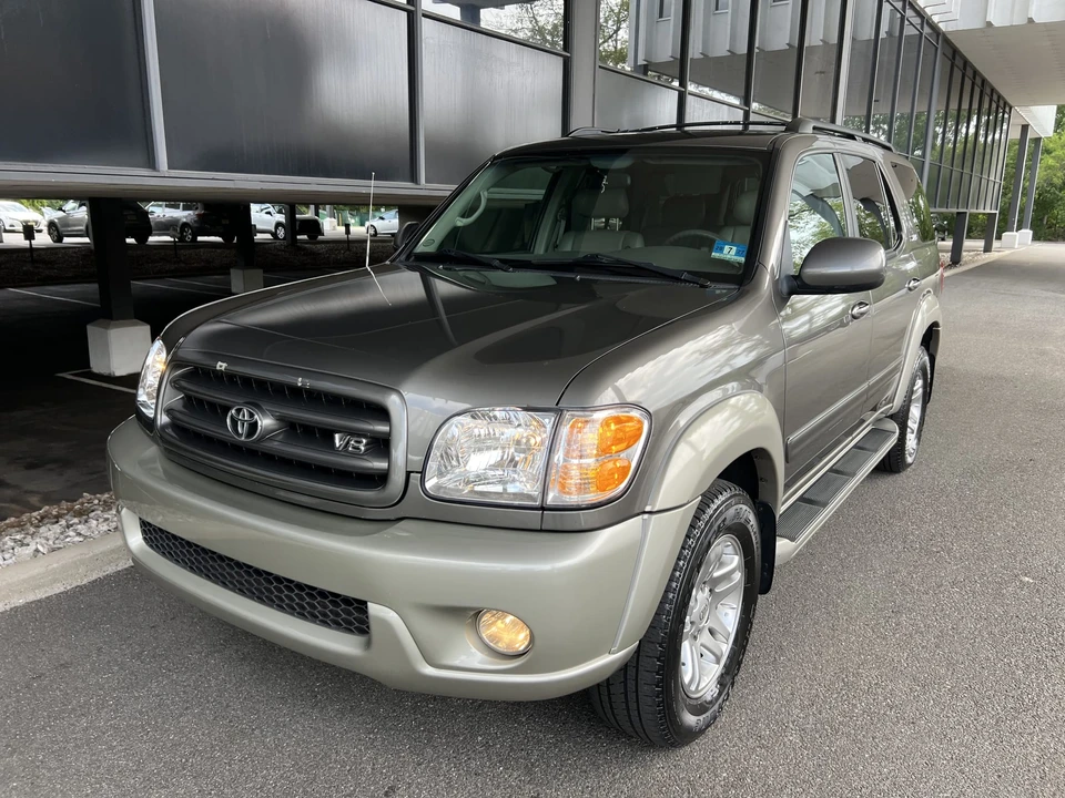 2004 Toyota Sequoia 1st Gen - Image 4 of 31