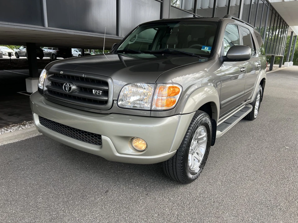2004 Toyota Sequoia 1st Gen - Image 5 of 31