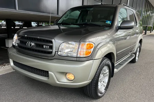 2004 Toyota Sequoia SR5