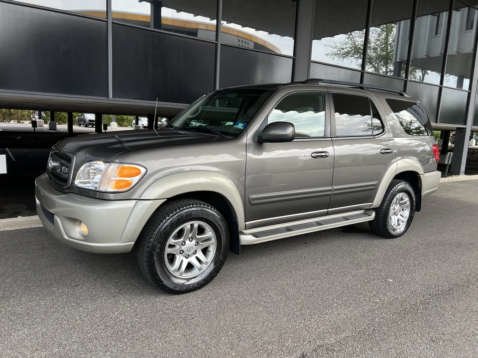 2004 Toyota Sequoia 1st Gen - Image 7 of 31