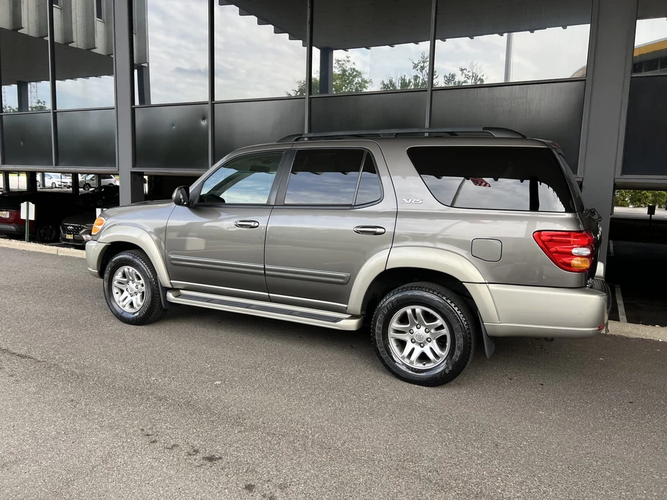 2004 Toyota Sequoia 1st Gen - Image 12 of 31