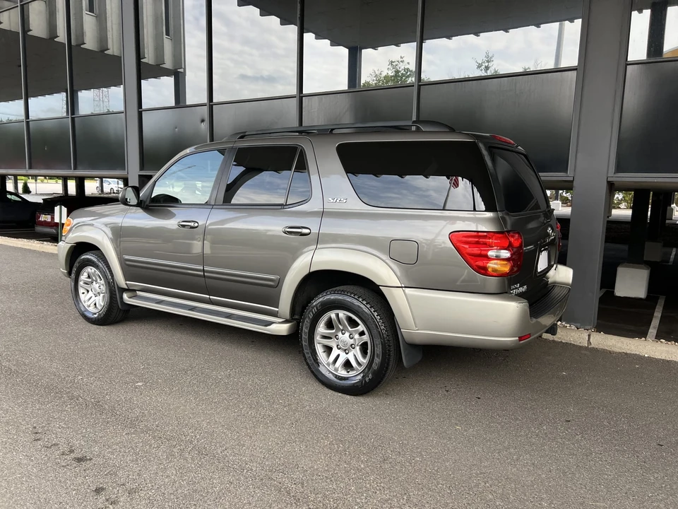 2004 Toyota Sequoia 1st Gen - Image 14 of 31