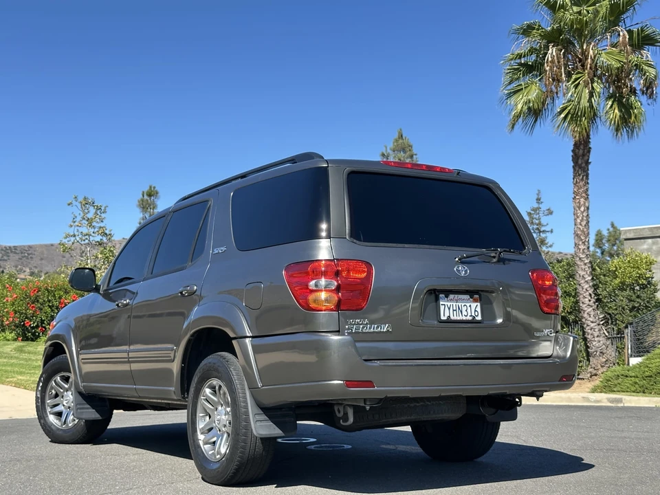 2004 Toyota Sequoia 1st Gen - Image 26 of 31