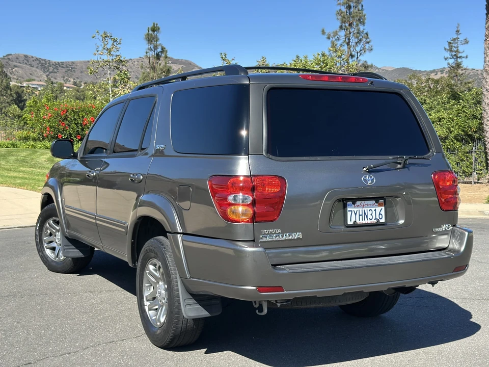 2004 Toyota Sequoia 1st Gen - Image 25 of 31