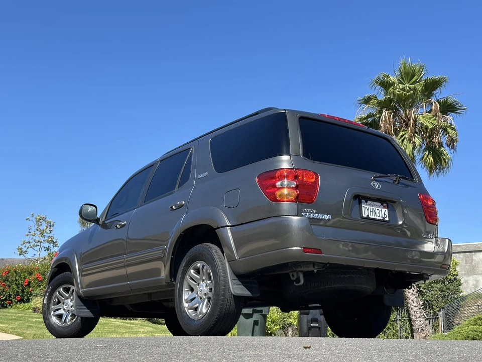 2004 Toyota Sequoia 1st Gen - Image 20 of 31