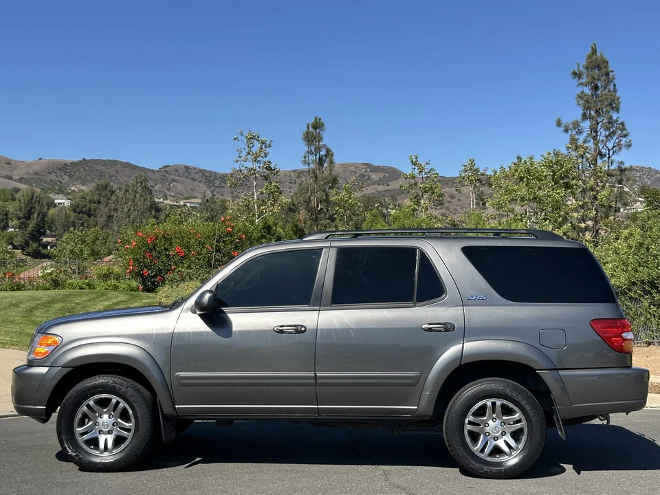 2004 Toyota Sequoia 1st Gen - Image 13 of 31