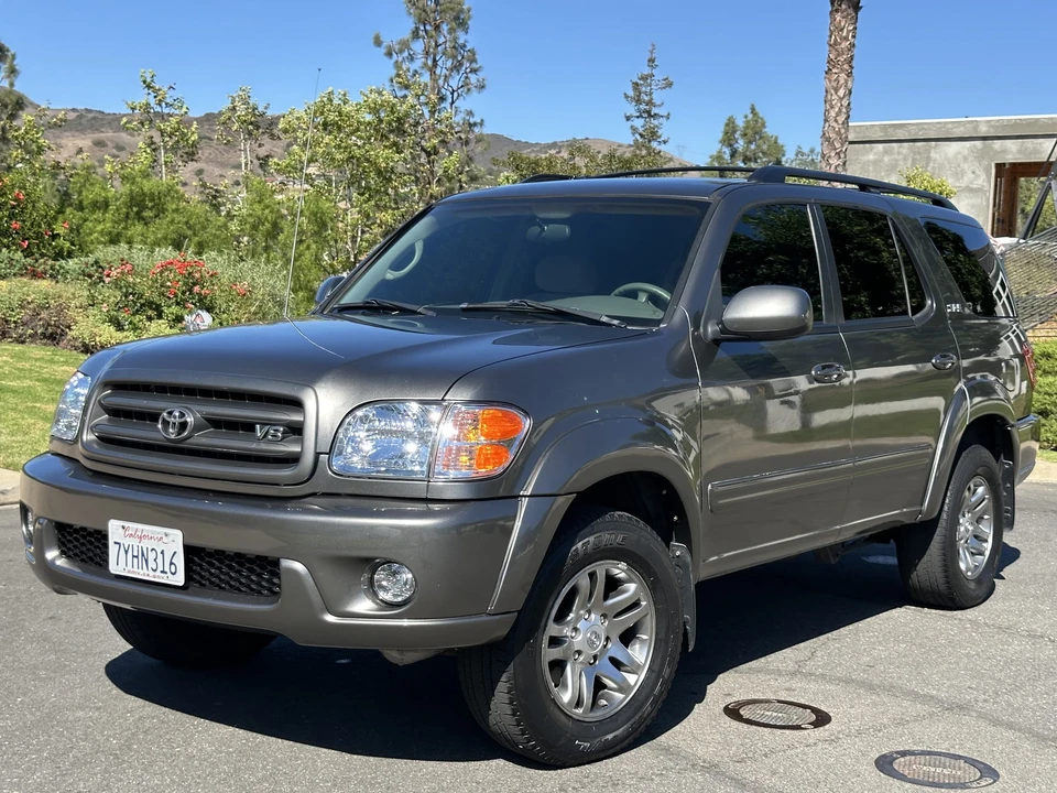 2004 Toyota Sequoia 1st Gen - Image 2 of 31