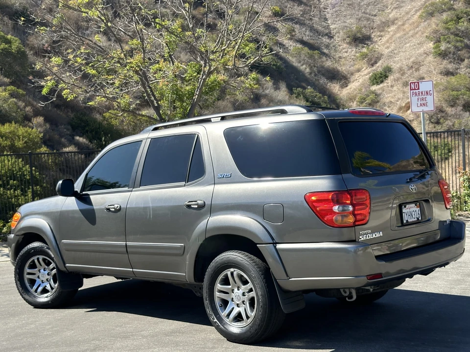 2004 Toyota Sequoia 1st Gen - Image 22 of 31