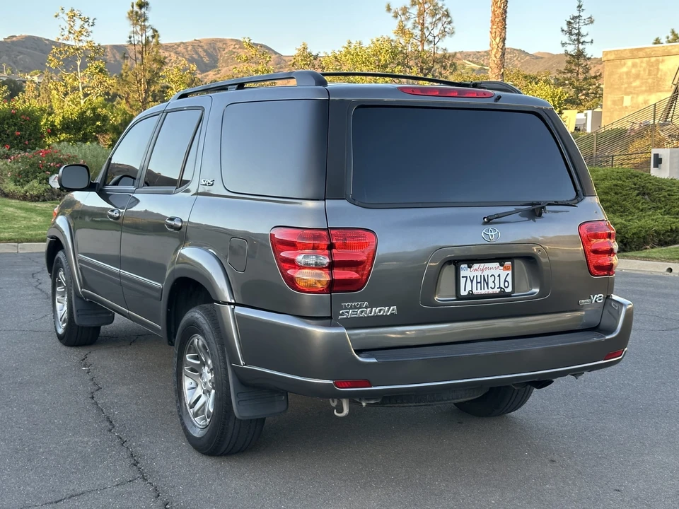 2004 Toyota Sequoia 1st Gen - Image 17 of 31