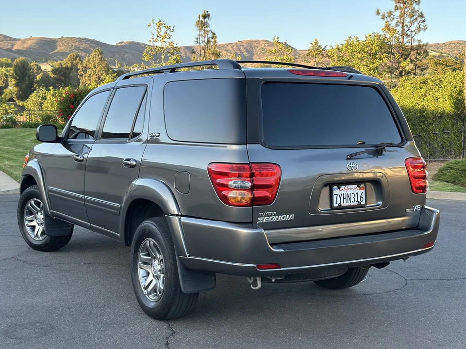 2004 Toyota Sequoia 1st Gen - Image 24 of 31