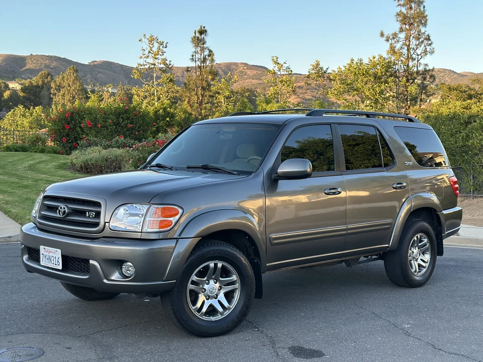 2004 Toyota Sequoia 1st Gen - Image 5 of 31