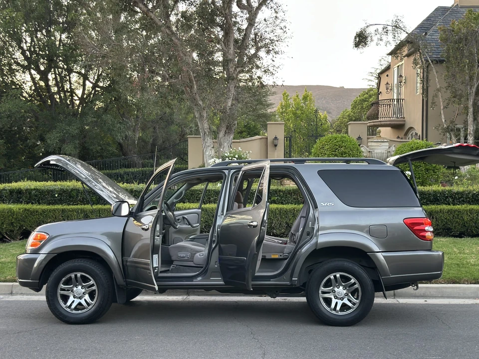 2004 Toyota Sequoia 1st Gen - Image 12 of 31