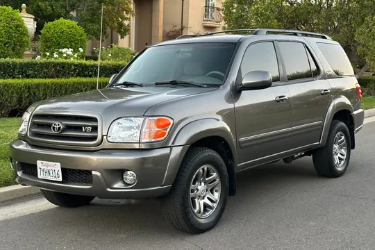 2004 Toyota Sequoia SR5