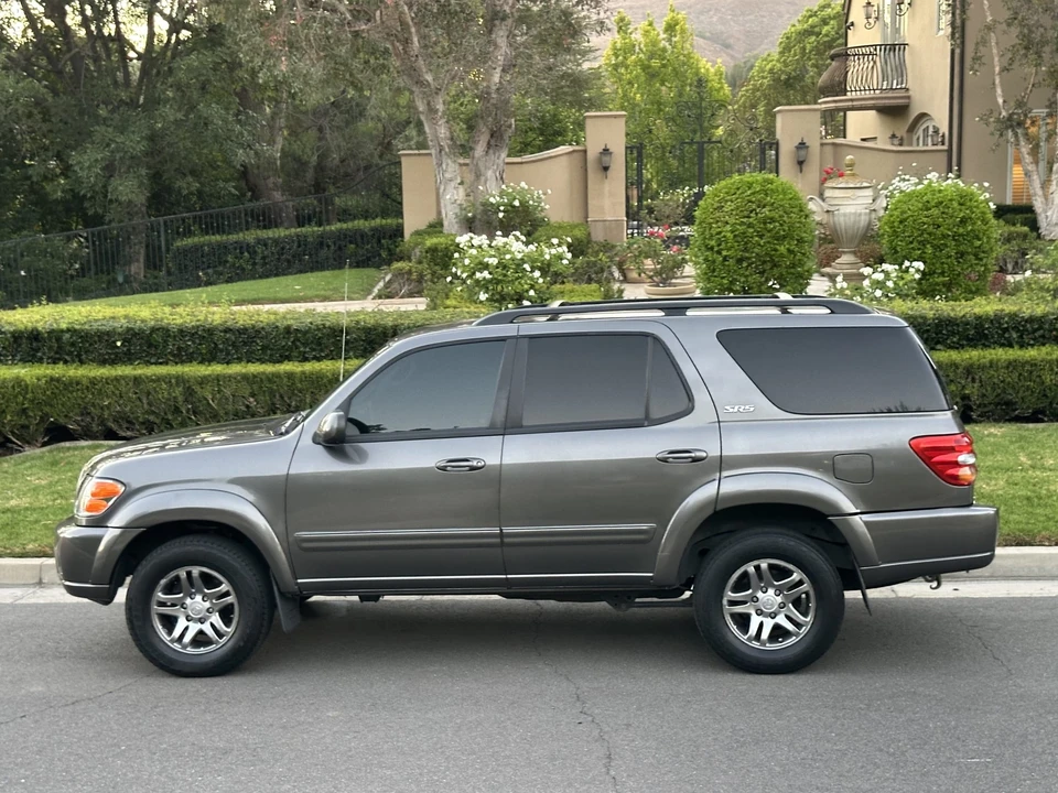 2004 Toyota Sequoia 1st Gen - Image 14 of 31