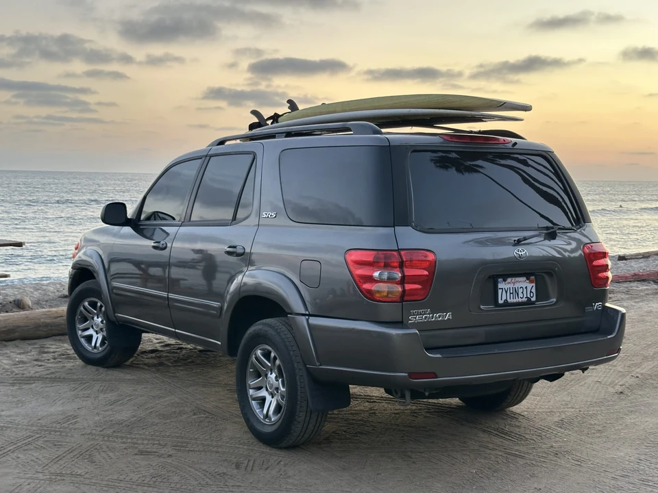 2004 Toyota Sequoia 1st Gen - Image 16 of 31