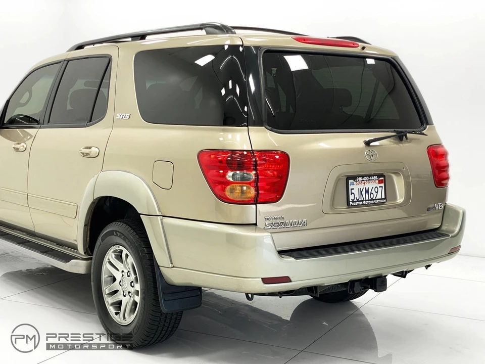 2004 Toyota Sequoia 1st Gen - Image 10 of 21