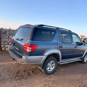 2004 Toyota Sequoia SR5