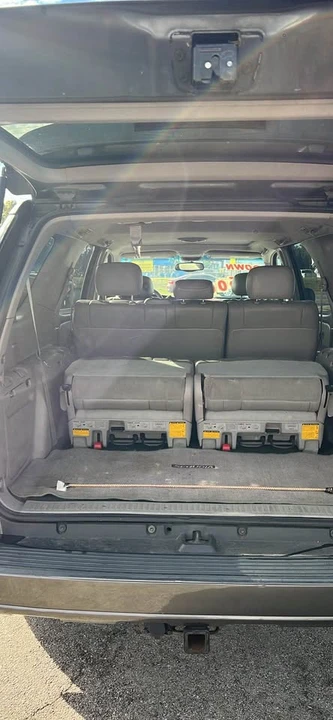 2004 Toyota Sequoia 1st Gen - Image 7 of 9