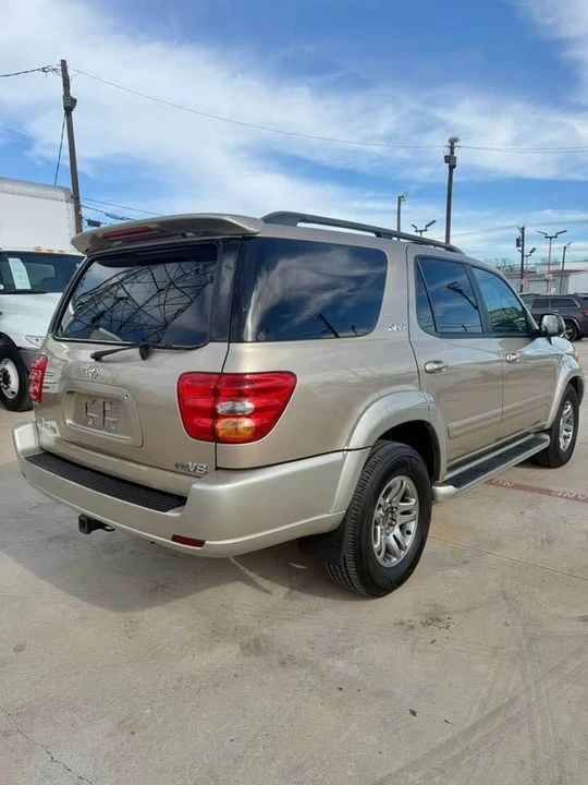 2004 Toyota Sequoia 1st Gen - Image 6 of 11