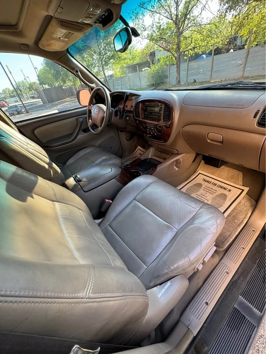 2004 Toyota Sequoia 1st Gen - Image 9 of 12