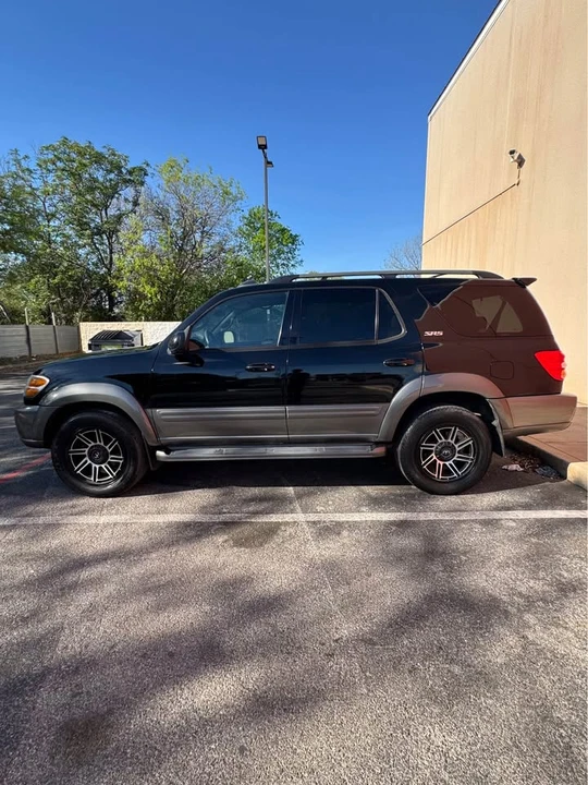 2004 Toyota Sequoia 1st Gen - Image 6 of 12