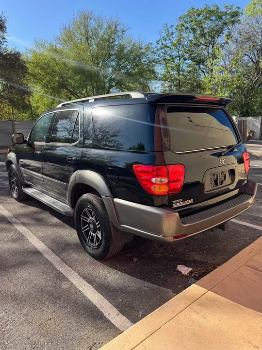2004 Toyota Sequoia 1st Gen - Image 5 of 12