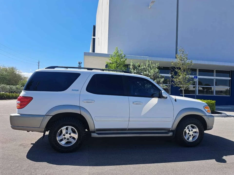 2004 Toyota Sequoia 1st Gen - Image 18 of 19