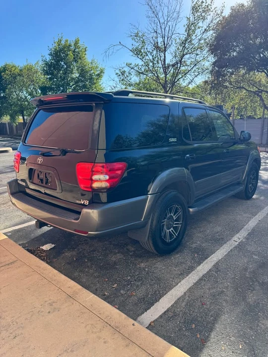 2004 Toyota Sequoia 1st Gen - Image 4 of 12