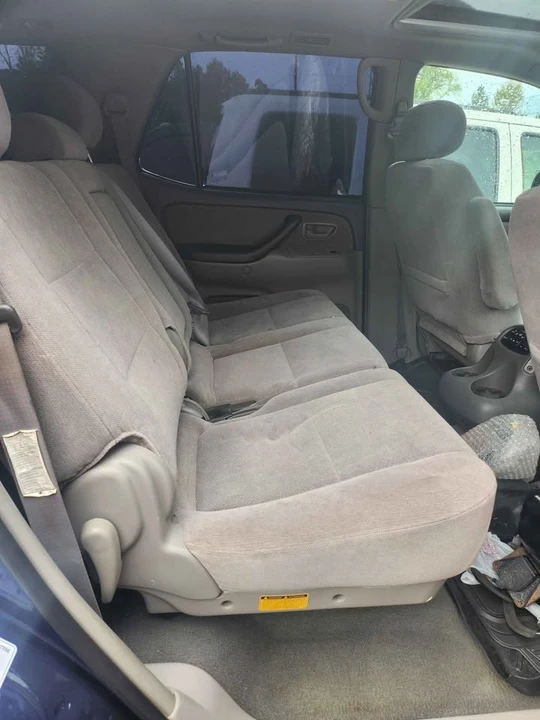 2004 Toyota Sequoia 1st Gen - Image 3 of 8