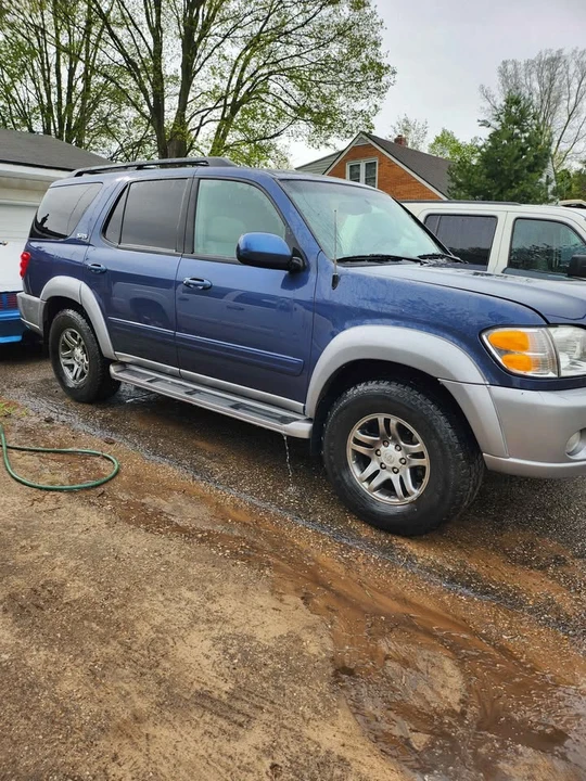 2004 Toyota Sequoia 1st Gen - Image 5 of 8