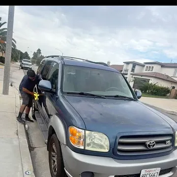2004 Toyota Sequoia SR5 Sport Utility 4D
